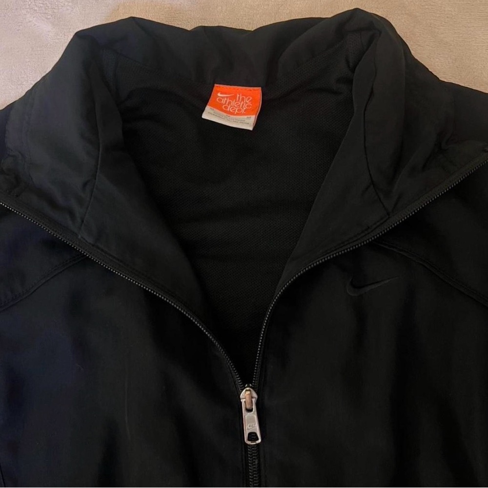 Nike Men's Black Windbreaker Jacket